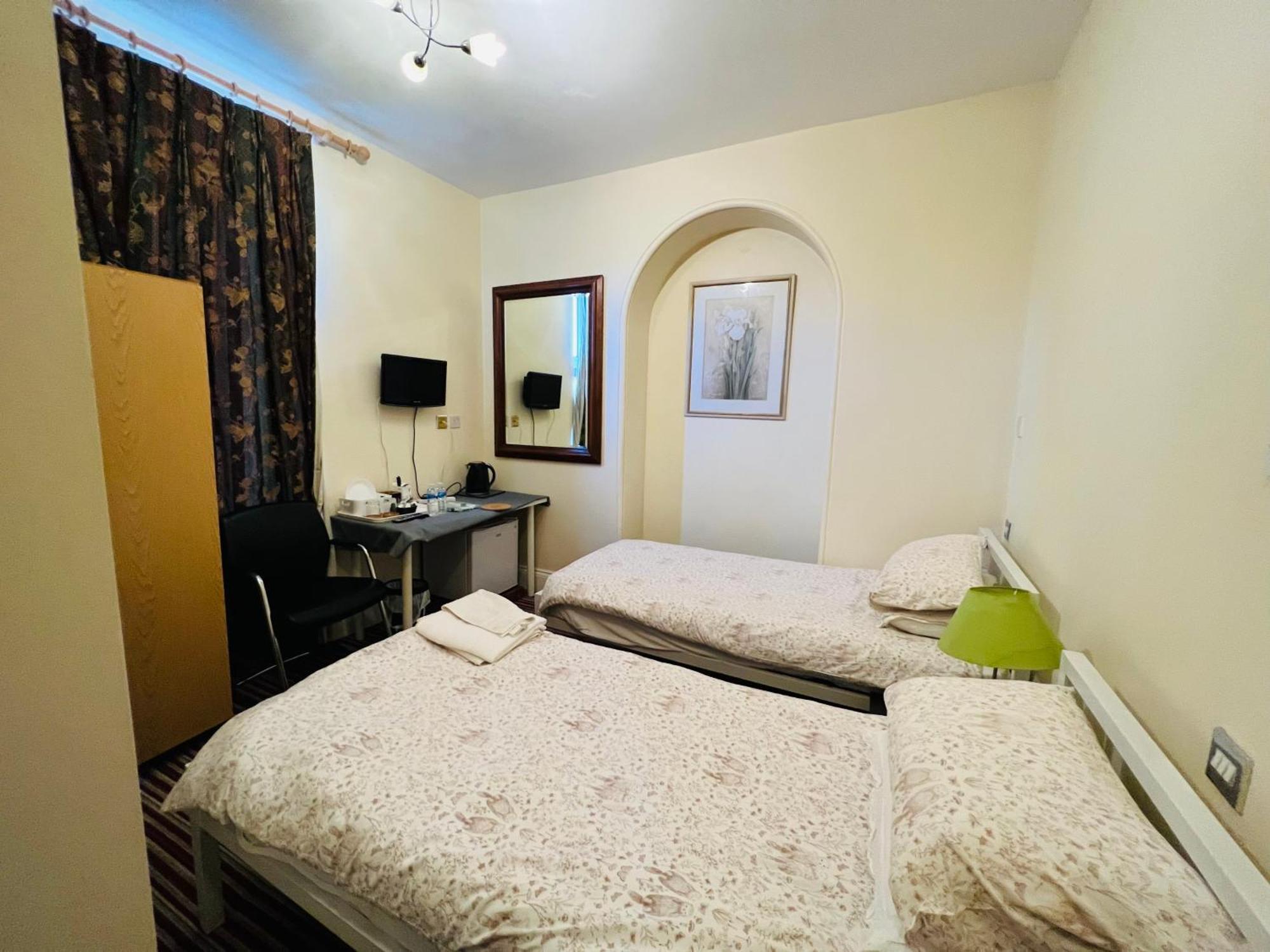 Aron Guest House Ealing Εξωτερικό φωτογραφία