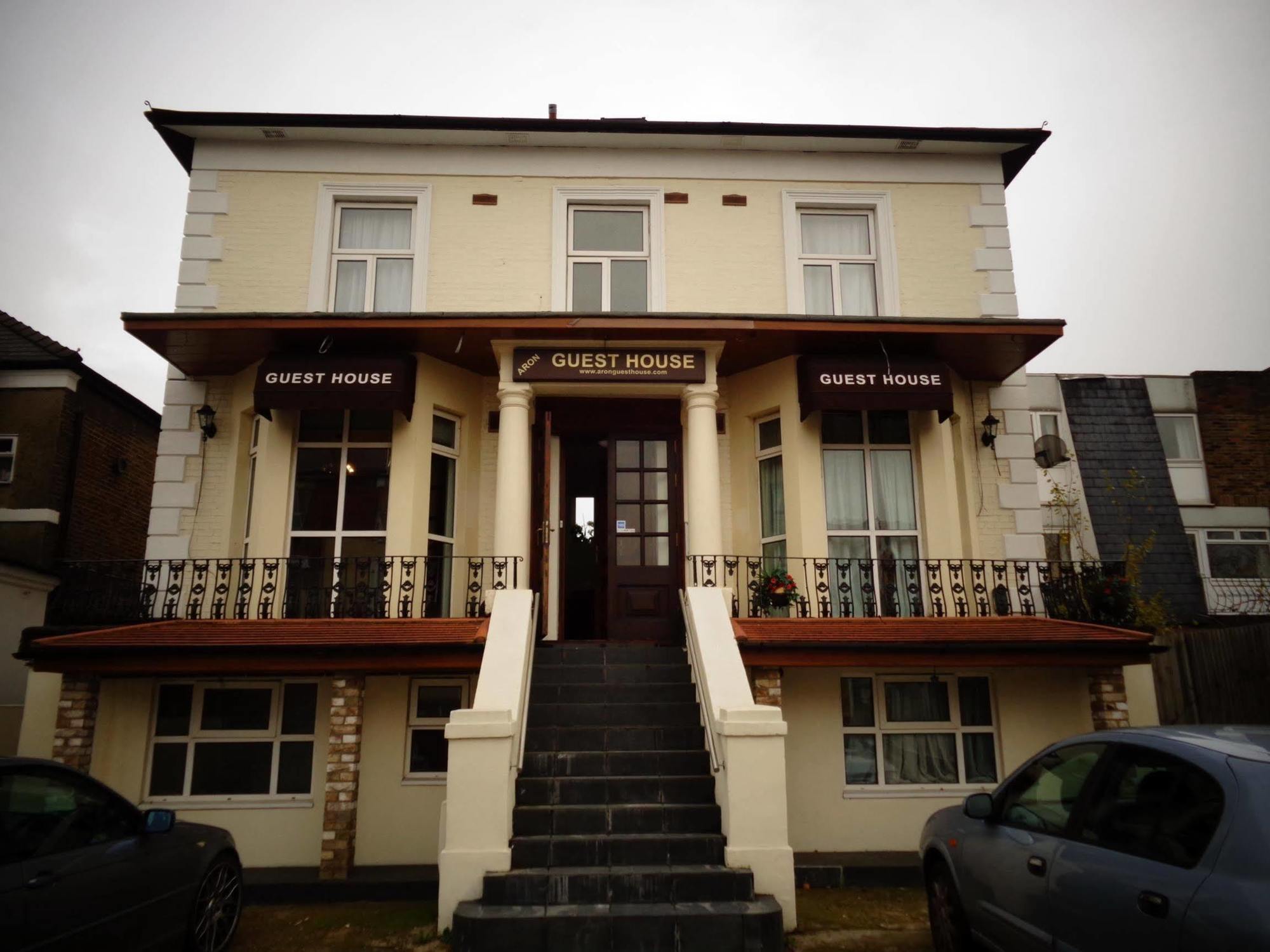 Aron Guest House Ealing Εξωτερικό φωτογραφία