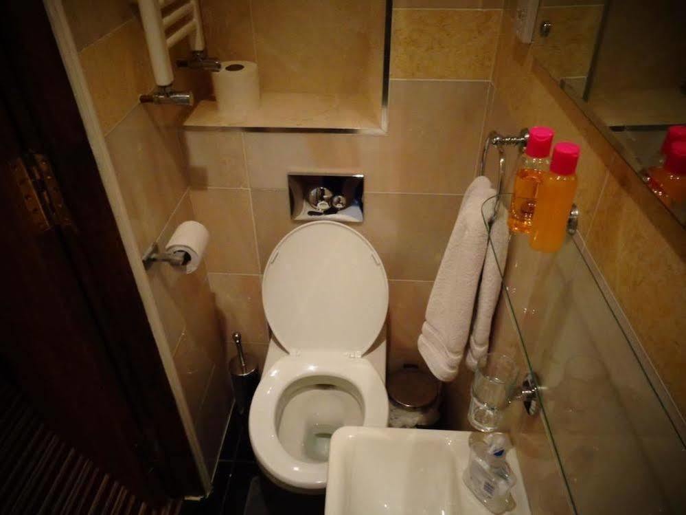 Aron Guest House Ealing Εξωτερικό φωτογραφία